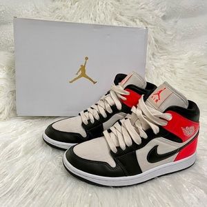 Air Jordan 1 Mid SE Women’s Newsprint Light Orewood Brown